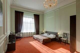 Гостиница  Соло на Фурштатской Санкт-Петербург Люкс с гидромассажной ванной, кроватью King-size и видом на город-6