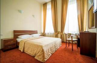 Гостиница  Соло на Фурштатской Санкт-Петербург Стандартный номер с двуспальной кроватью-1