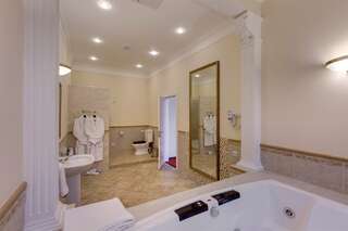 Гостиница  Соло на Фурштатской Санкт-Петербург Люкс с роскошной ванной и кроватью King-size-3